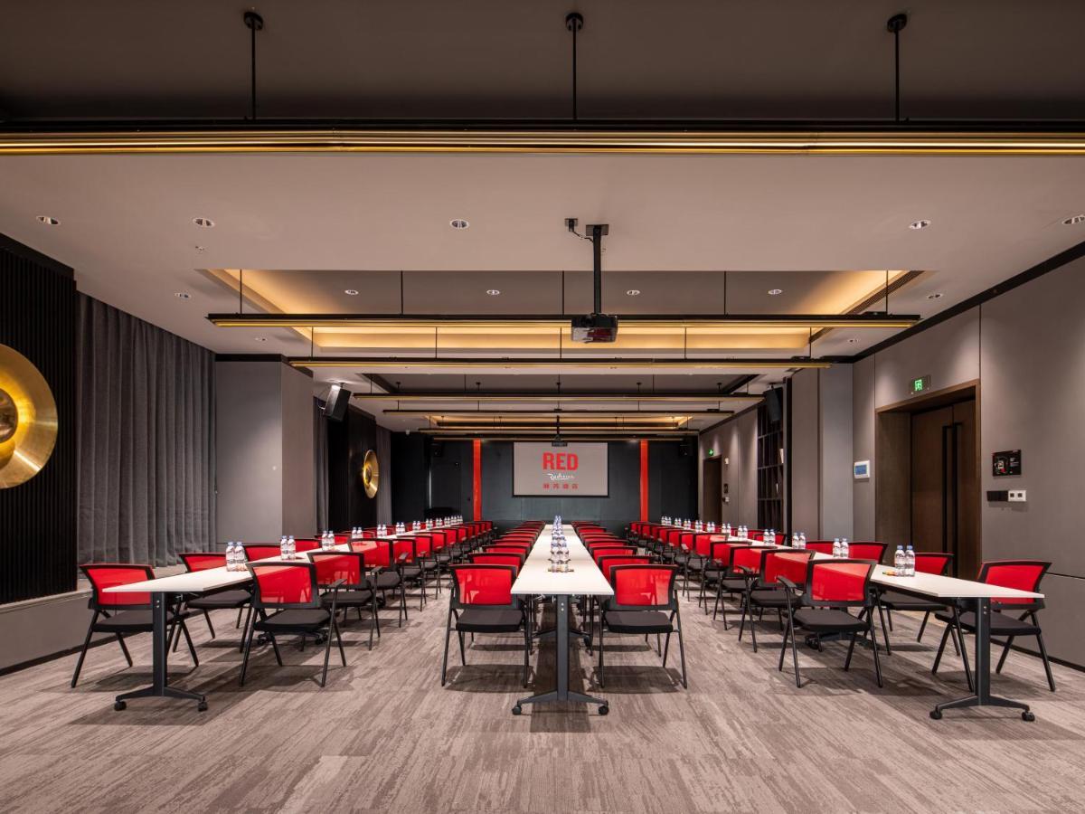 Radisson Red Hotel Zhuhai Gongbei Port Eksteriør billede