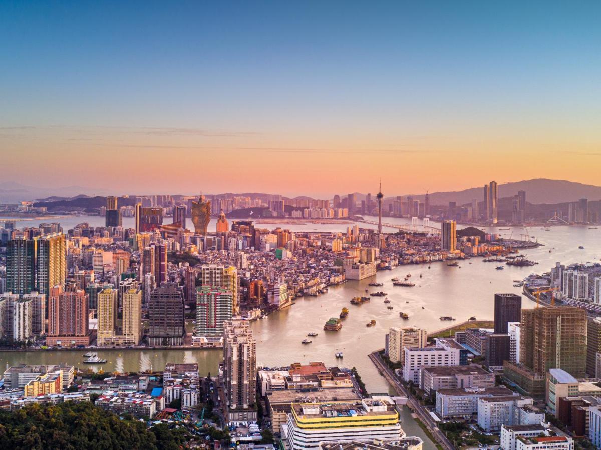Radisson Red Hotel Zhuhai Gongbei Port Eksteriør billede