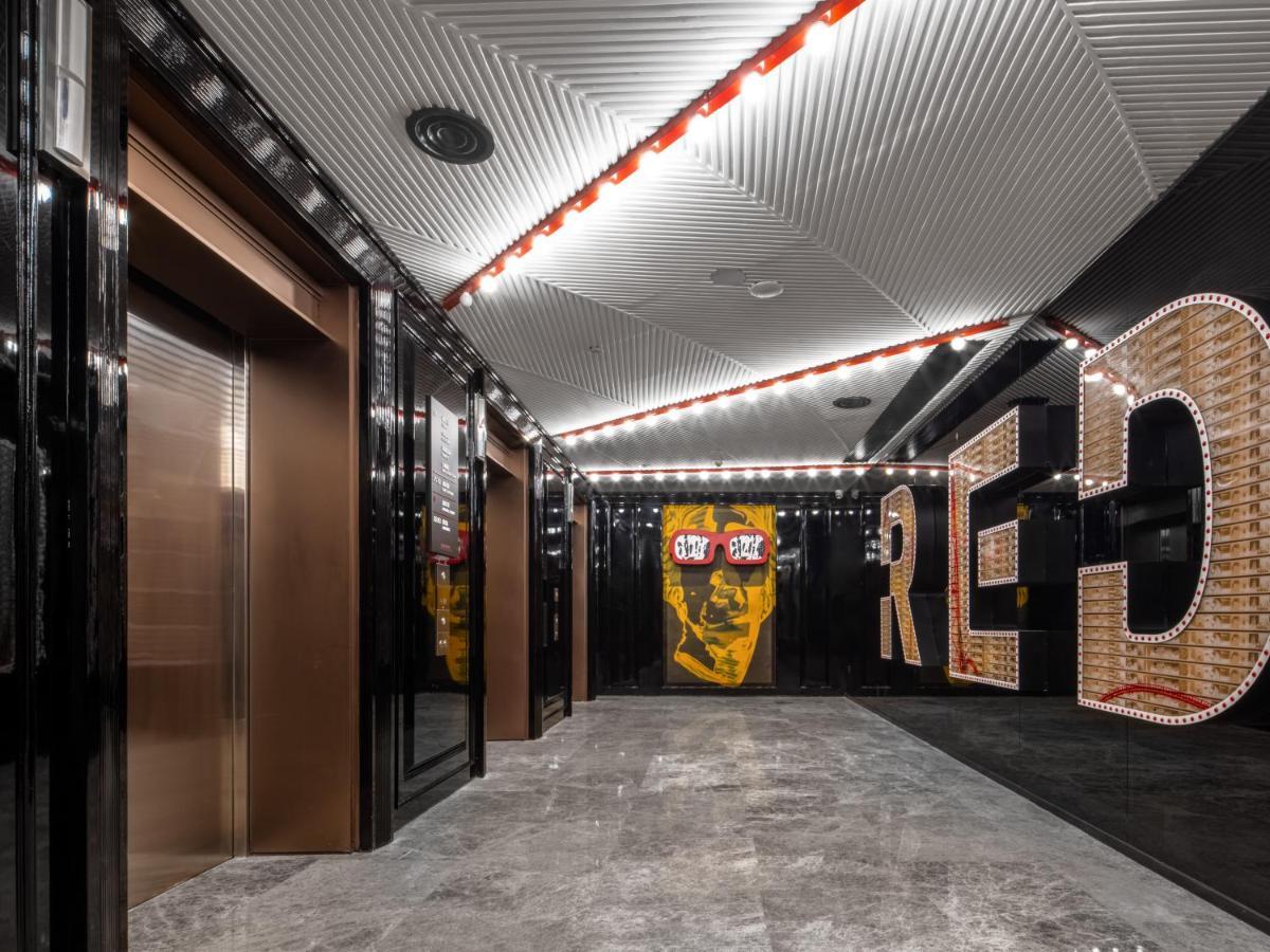 Radisson Red Hotel Zhuhai Gongbei Port Eksteriør billede