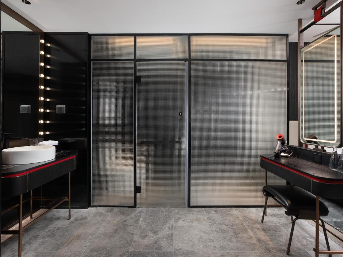 Radisson Red Hotel Zhuhai Gongbei Port Eksteriør billede