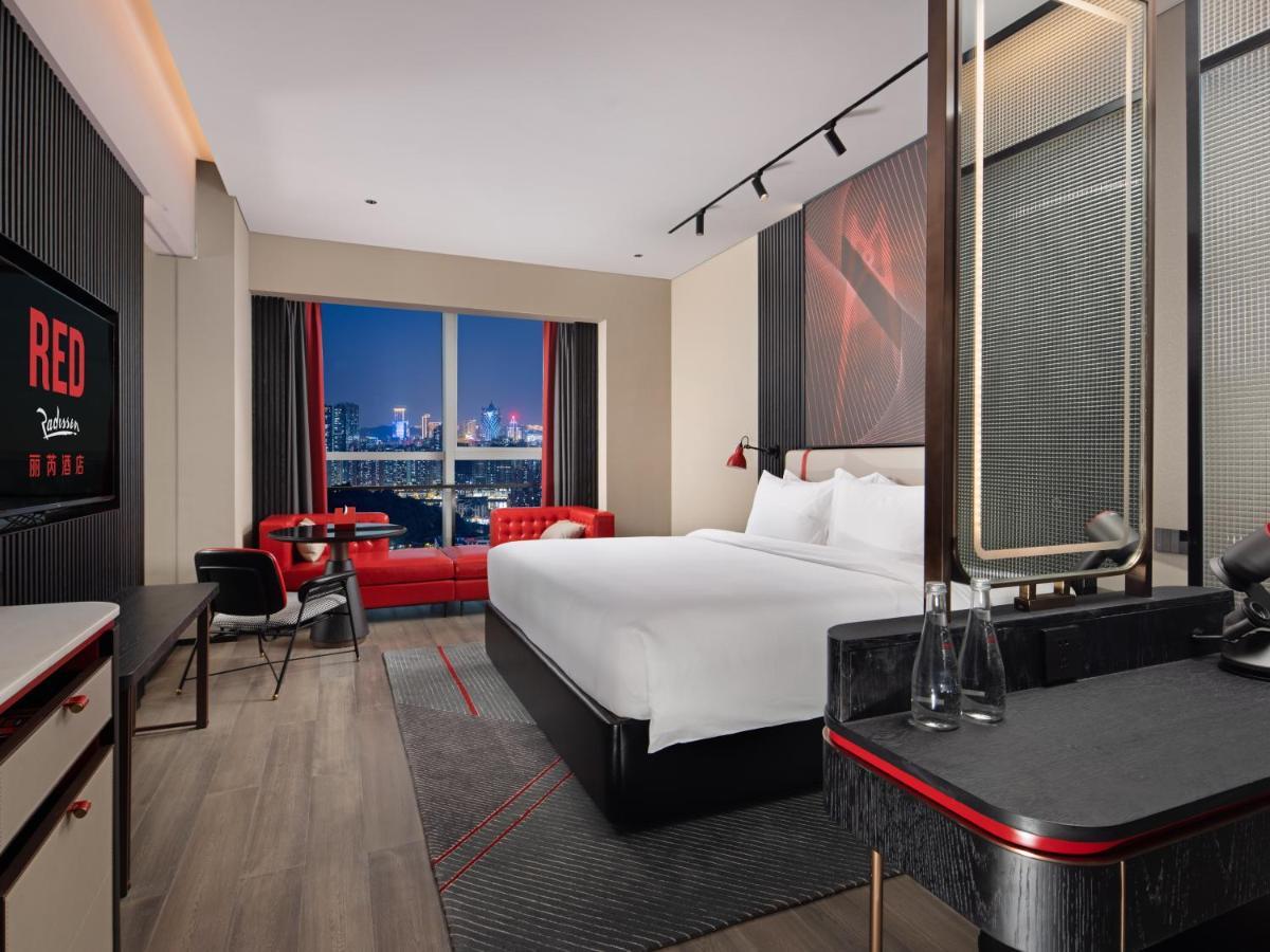 Radisson Red Hotel Zhuhai Gongbei Port Eksteriør billede